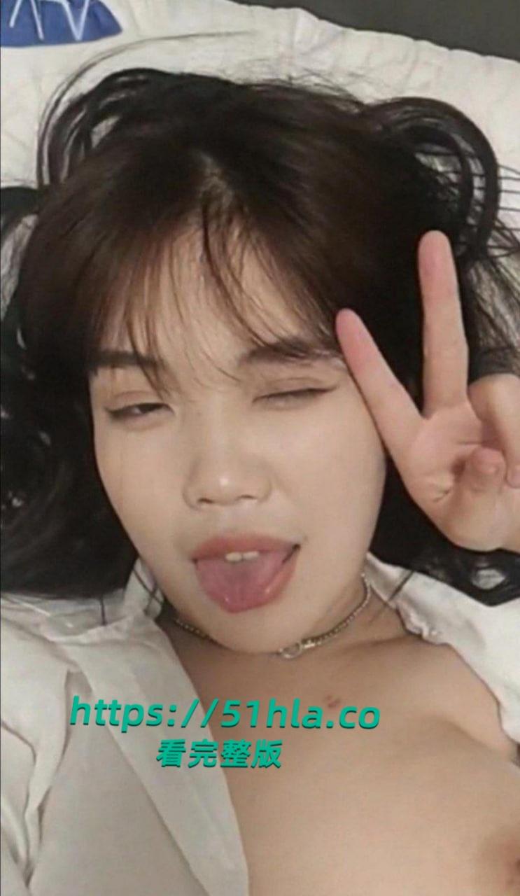 四川广安性感人妻【邓丹】换妻3P视频流出，巨乳尤物被三通爆操，调教贱态完美毕露，彻底颠覆贤妻形象！-2