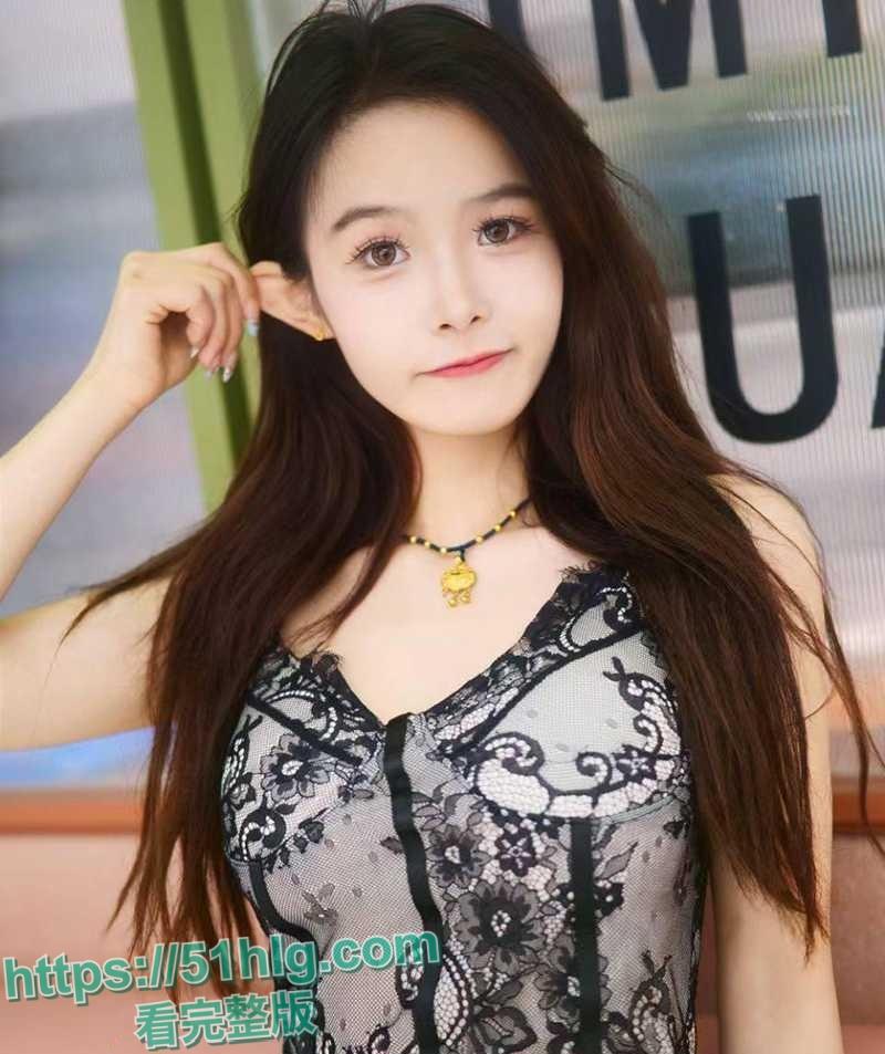 【湖南】18岁高颜值嫩妹【徐七七】被金主包养视频流出 人瘦奶大 粉红嫩穴 主动骑乘金主大屌 无套内射 激情四射-4