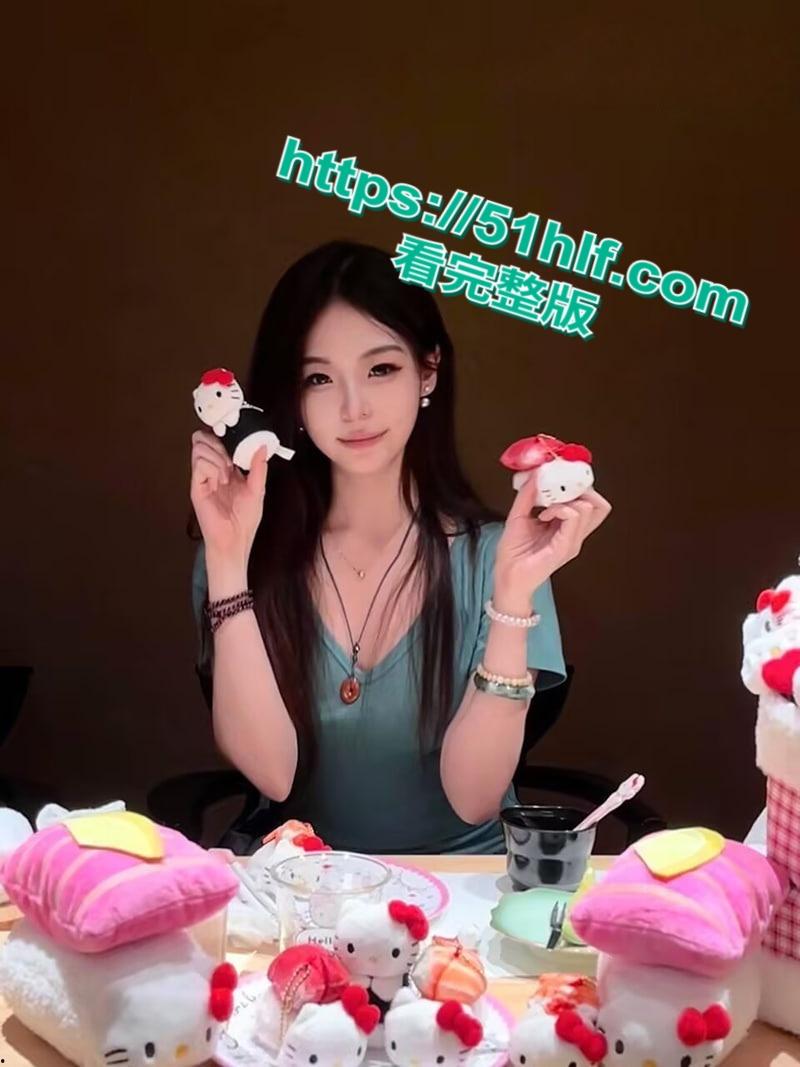 南宁师范大三学姐【许嘉阳】与炮友性爱视频流出,香嫩软舌灵活口交被正面无套狂怼,眼泪都操出来了!-1