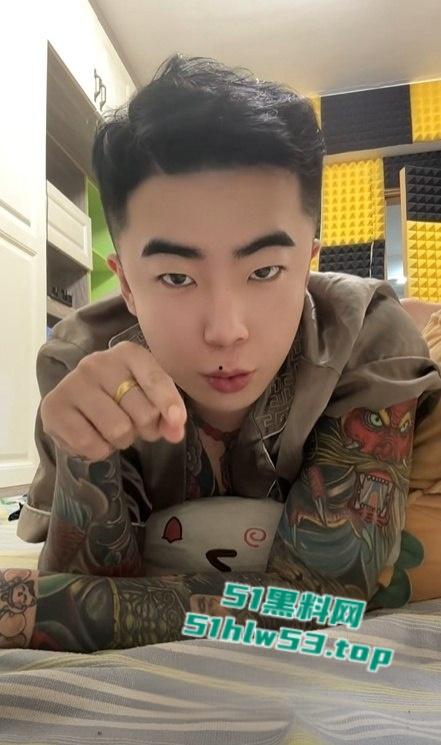 天津扫黑除恶漏网之鱼，抖音网红【墨心纹画】持枪威胁多名女性发生关系还给女的逼里入珠！-2