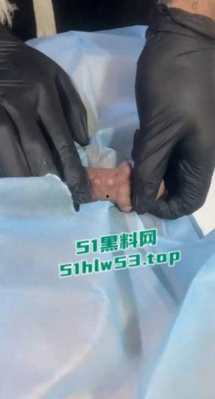 天津扫黑除恶漏网之鱼，抖音网红【墨心纹画】持枪威胁多名女性发生关系还给女的逼里入珠！-6