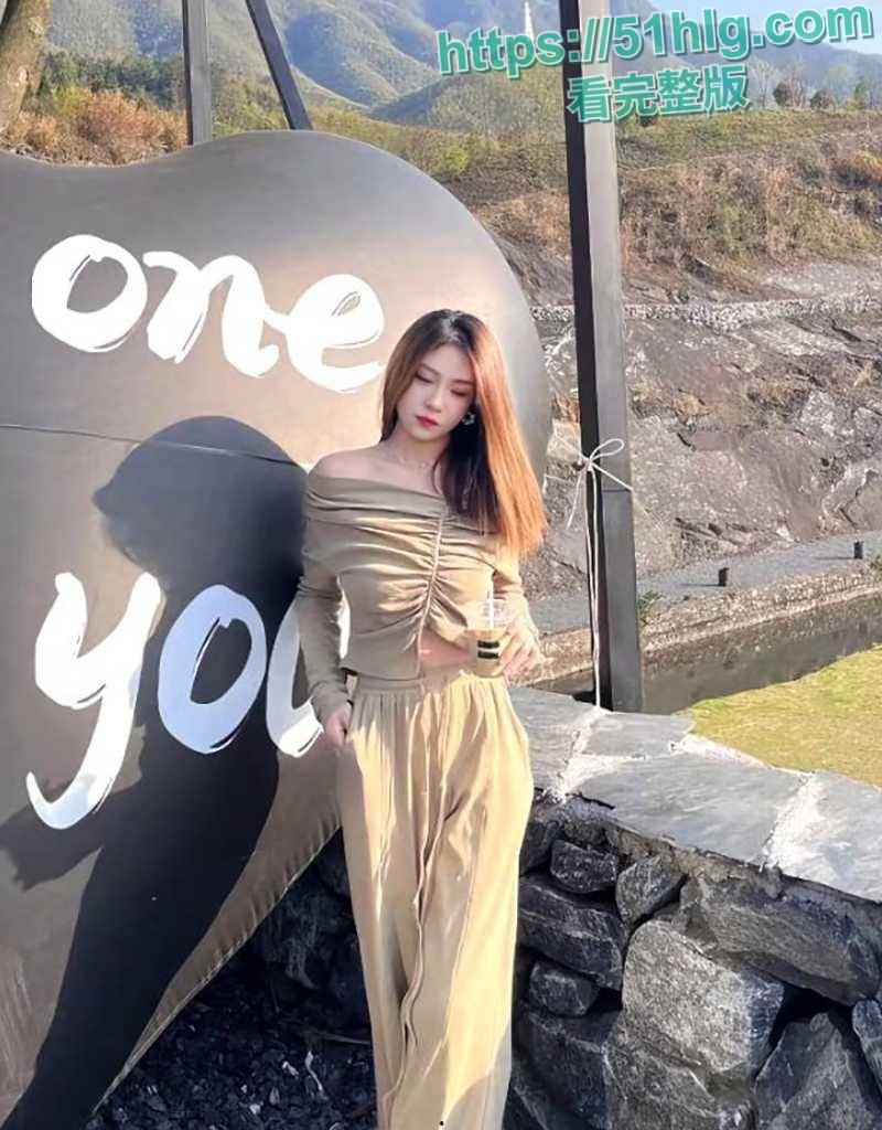 【天津】女总监【催丽丽】陪老板出差醉酒被性侵视频流出 主动配合被操被判工伤引发热议 表情沉醉 淫叫勾人-2