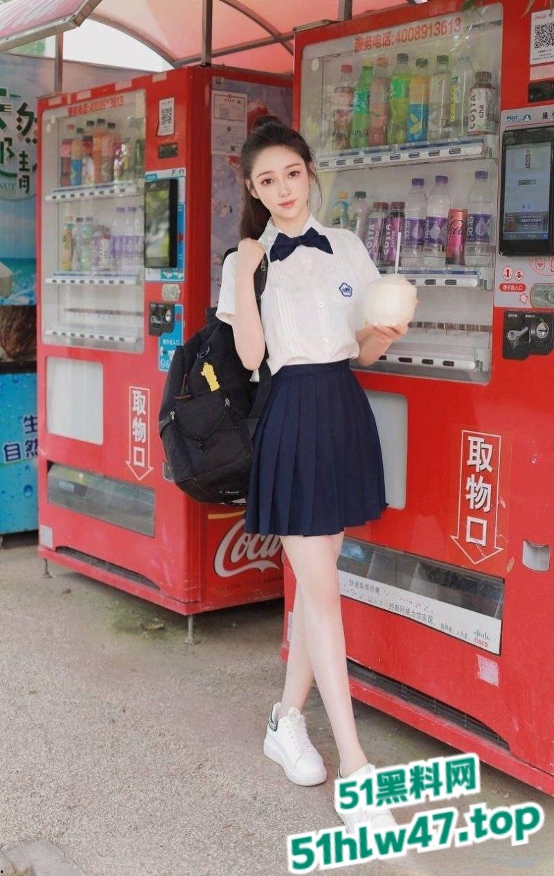 四川大学锦江学院,舞蹈系的校花【罗钰爽】完美身材人间尤物,一字马展示完美酮体。-7