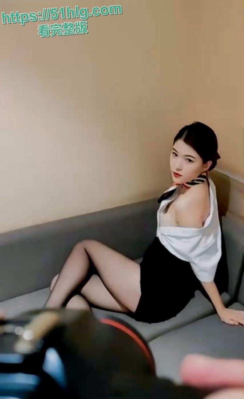 航空学院白虎学妹勤工俭学当裸模!肉欲横流,露出淫荡本性,摄影师拍摄现场的秘密福利-2