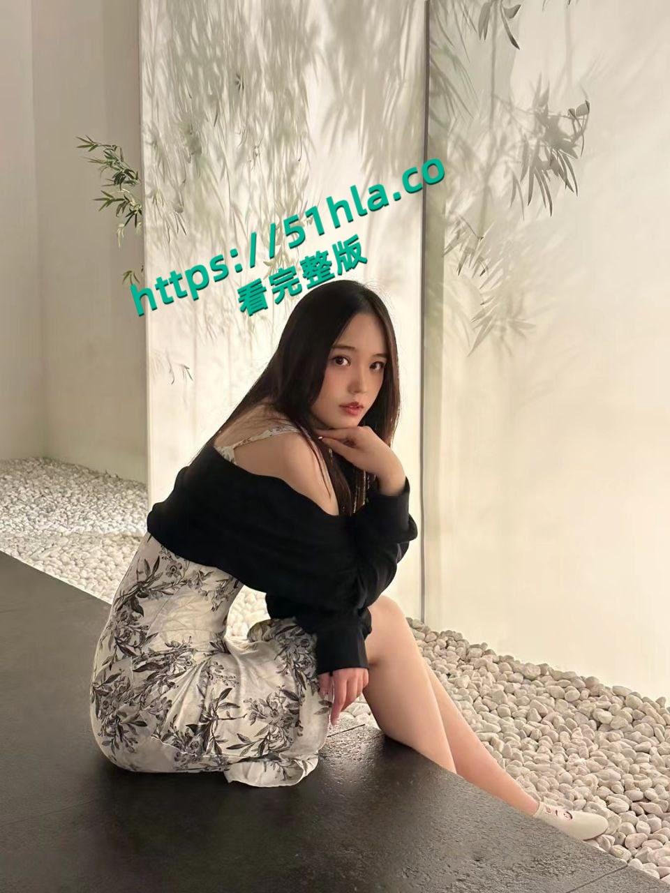 上海第二工业大学【张嘉懿】露脸私密视频流出,自慰做爱全记录,分手后渣男曝光母狗调教!-1