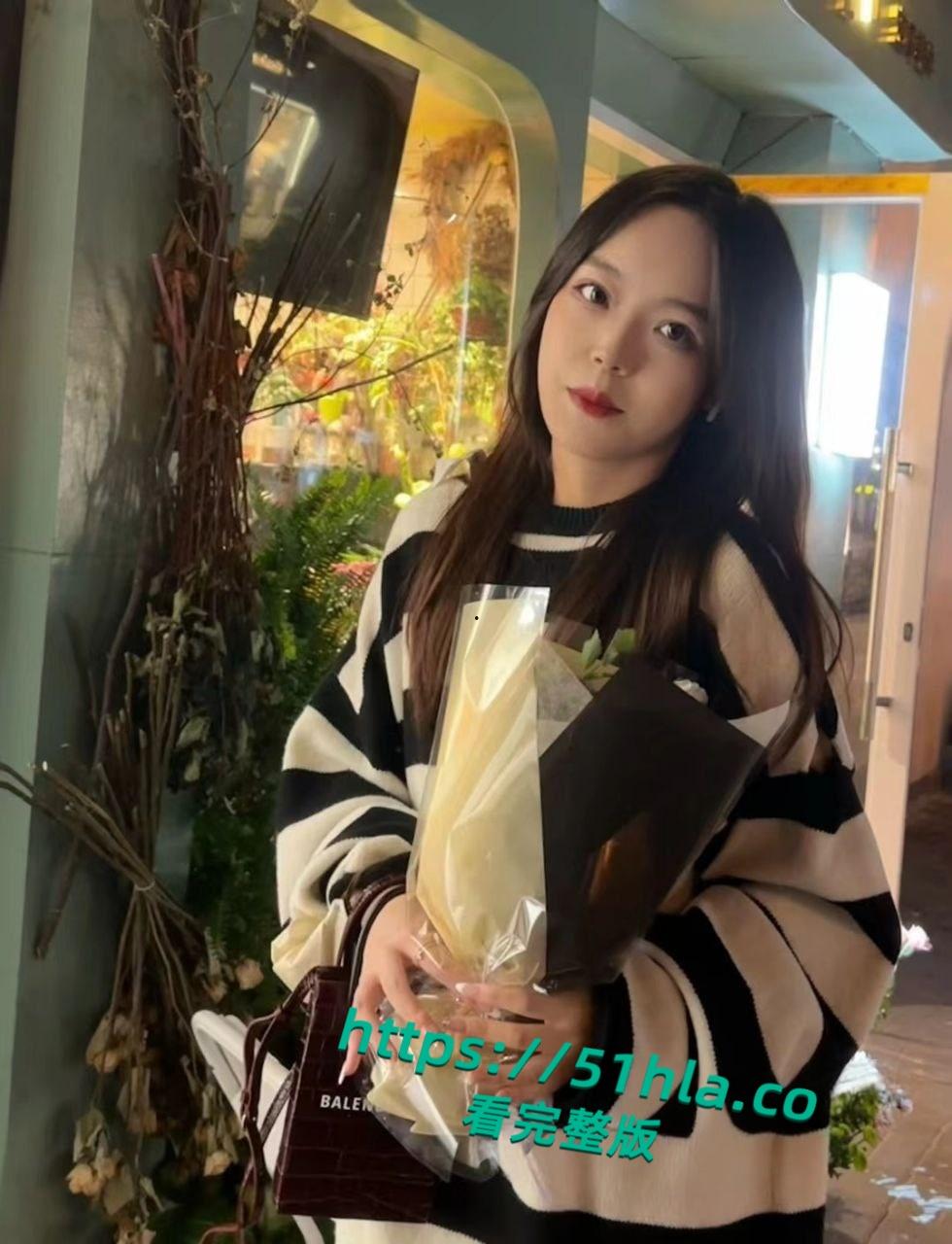 上海第二工业大学【张嘉懿】露脸私密视频流出,自慰做爱全记录,分手后渣男曝光母狗调教!-3