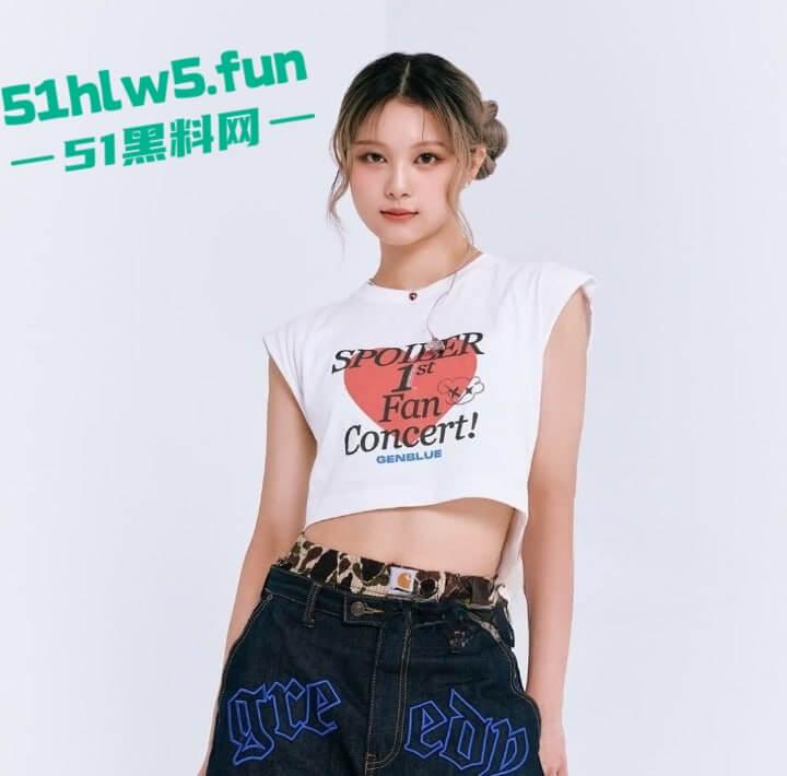 韩国新晋女团幻蓝小熊成员【媛媛】演唱会露奶事件,现场粉丝拍摄完整版视频流出。-7