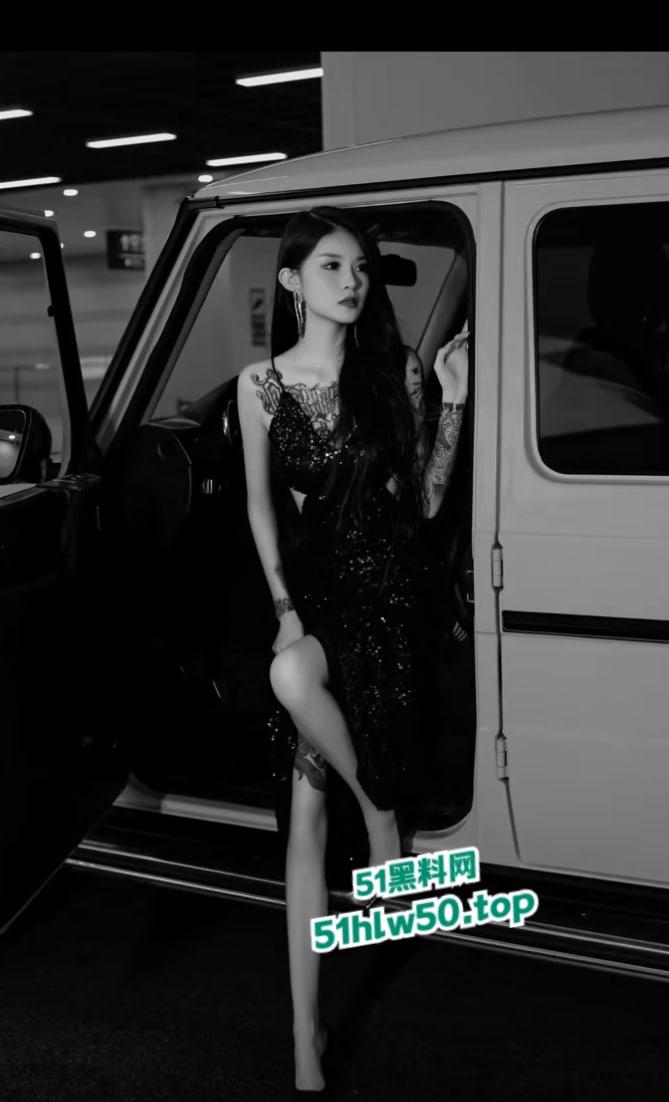 全网首发,抖音8万粉的极品小网红【神仙姐姐】满身符文美女,爆出不雅视频,金主调教御姐变母狗超反差!-11