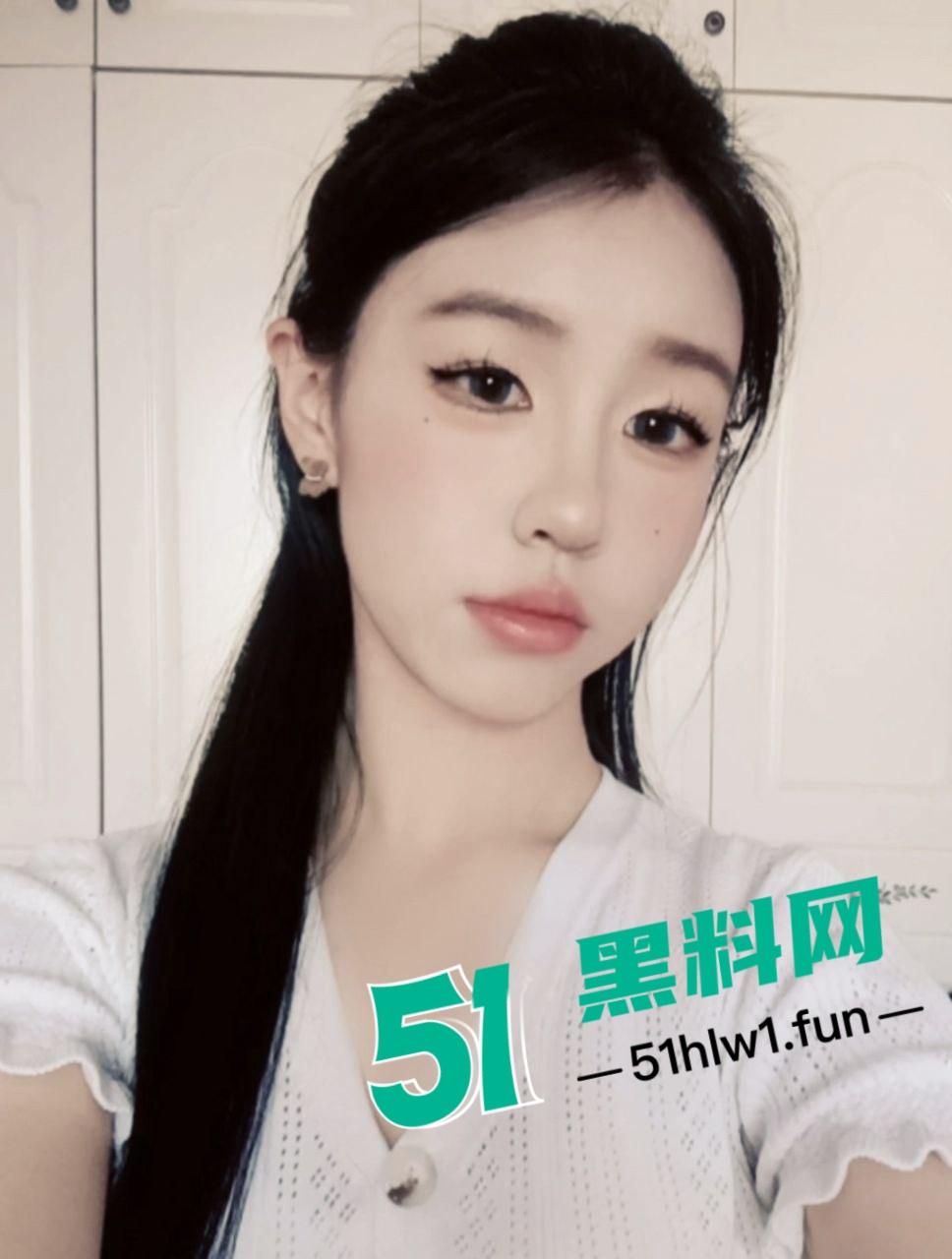 内蒙古赤峰学生妹【杨依诺】老师面前的好学生,私下却是性瘾婊子身材高挑细腰长腿做爱私拍遭流出。-8