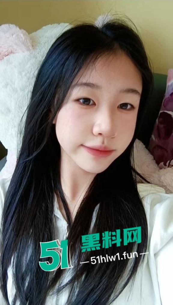 内蒙古赤峰学生妹【杨依诺】老师面前的好学生,私下却是性瘾婊子身材高挑细腰长腿做爱私拍遭流出。-9