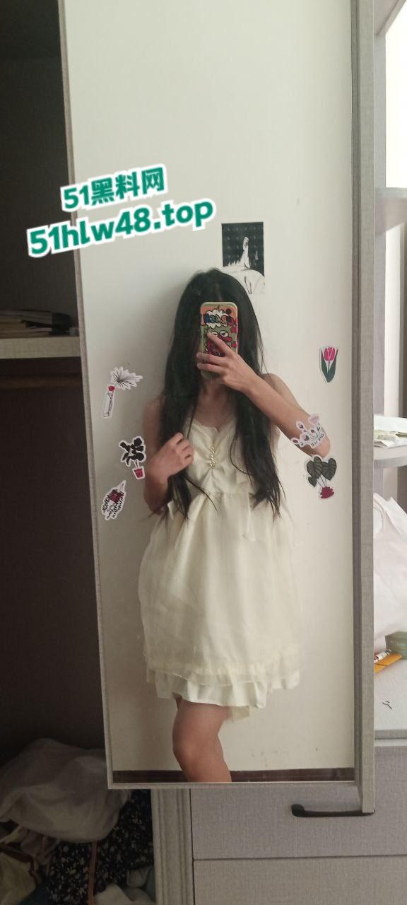 广东艺术学院【李玉婷】清纯嫩妹女神,男友视频玩嗨彻底放飞自我,全裸上阵骚话不停。-4