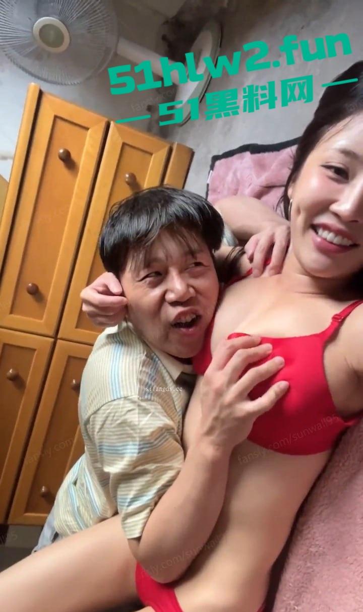 前女团成员模特【sunwall】绝版大尺度福利,农民工家里挨操勾搭农村老汉,各种吃鸡做爱无比淫荡。-10