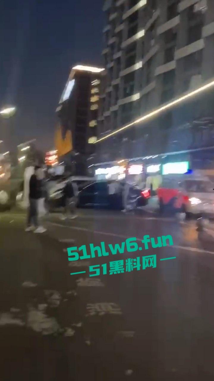 拼刺刀的注意了!浙江杭州一群gay东渡酒店聚众淫乱多男轮操一0被警察突击一窝端。-11