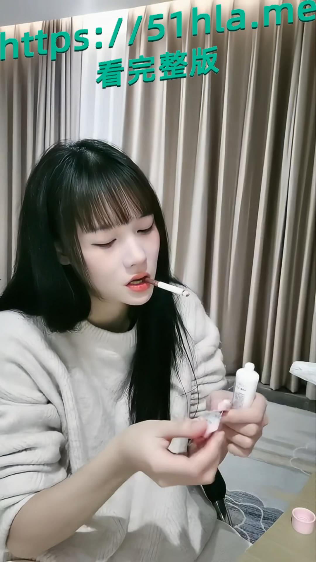 极品小仙女反差婊 珂珂 与新男友的不雅视频被曝光两天又被干了好几炮~三洞失守!-1