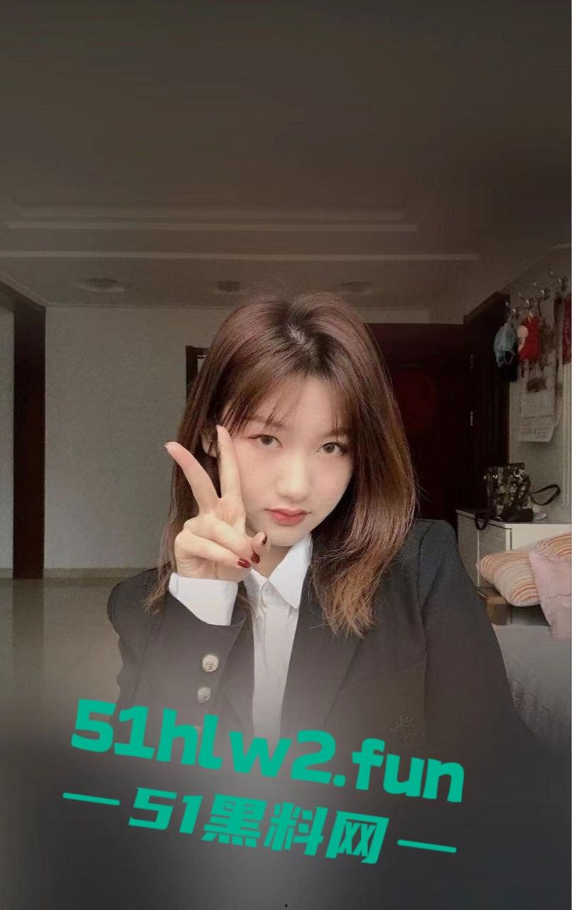 河北衡水顺平中学班主任爆大瓜!C-18班政治老师教书是正经的,下课跪地吃鸡骚得一批真会玩!-8