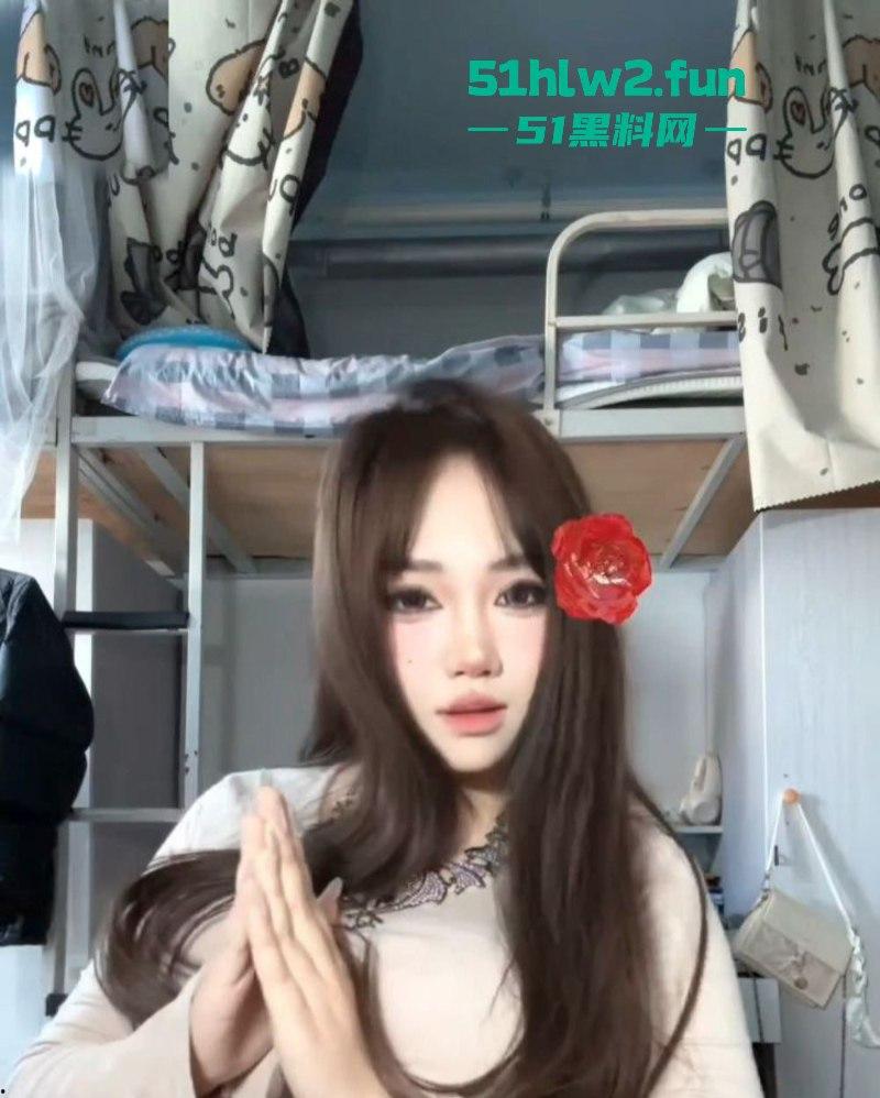 快手豪乳女神【不甜】大尺度自慰福利流出,假屌在小穴内快速抽插带出大量淫水,画面十分淫靡。-8