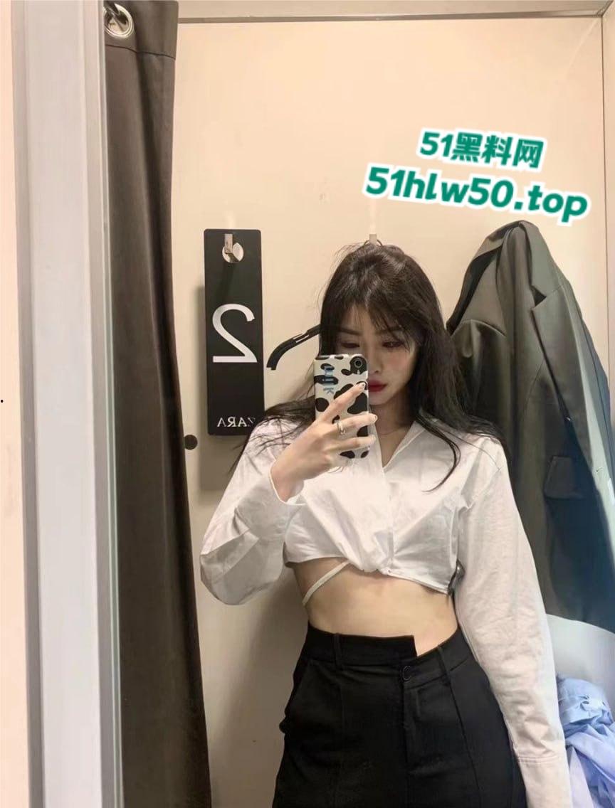 大连艺术学院反差女老师【周诗琦】妥妥肉便器,吞精内射母狗癖好属性全部集齐,前男友直接曝出狠料!-5