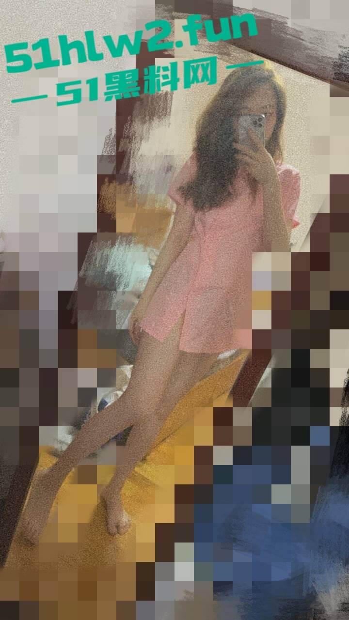 模特身材财务女神【吕肖雅】逆天长腿绝美诱人,私下却是骚鸡一个靠逼上位还被曝光私密视频。-5