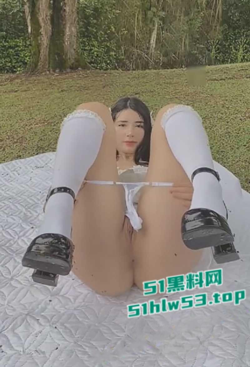 TikTok中美混血网红【Catsara】下海黄片流出,绝美尤物车震抠逼自慰,户外露出骑乘假屌!-2