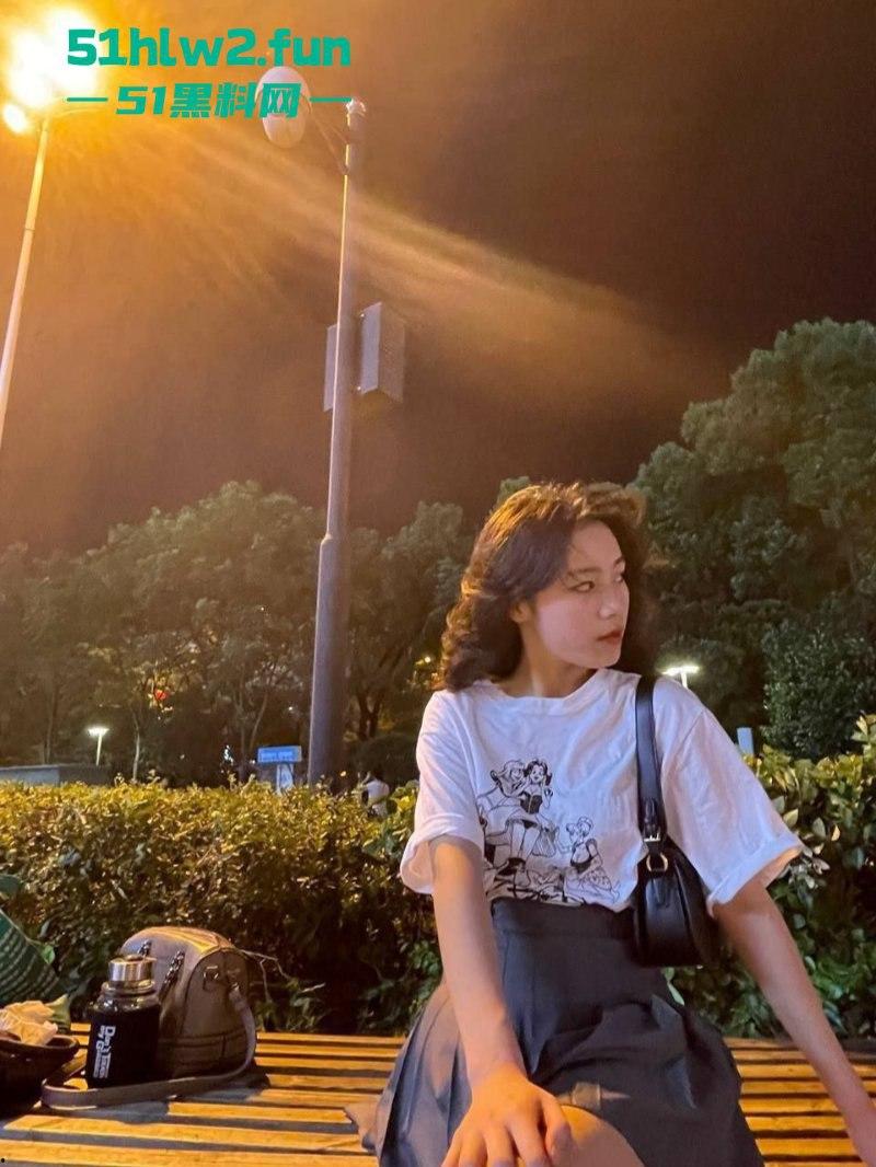 果然颜值越高的女人活越好,这手 口 脚 没经历过几十个男人怎么会这么熟练,这么吸引人呢!-6