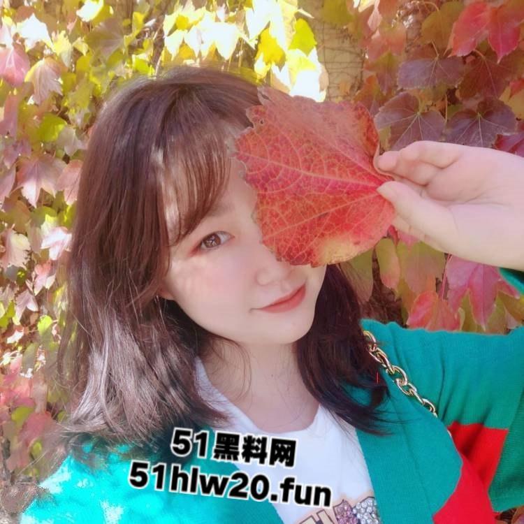 福建厦门大学【何玥桐】文艺范反差婊,美乳白嫩硕大被网恋对象把裸照视频发网上炫耀曝光。-1