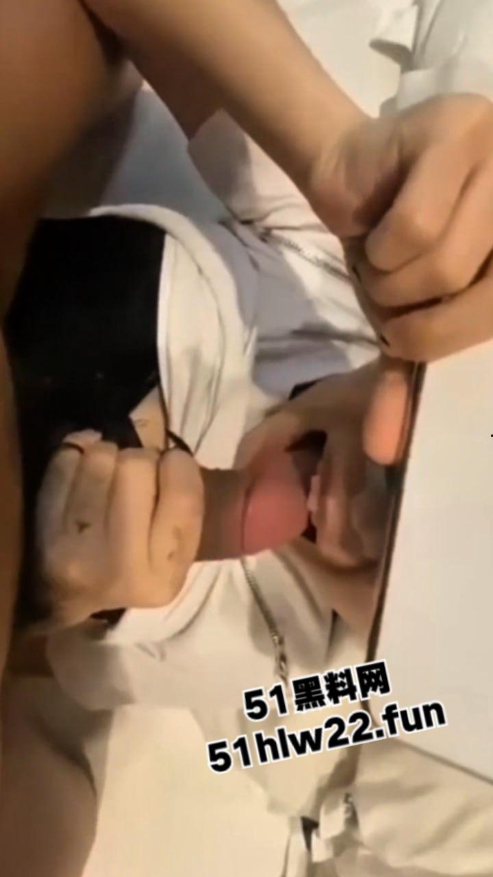 抖音70万粉丝网红【博雅g】超高颜值美腿女神,酒店线下约炮金主激情扛腿爆操,性爱视频流出。-2