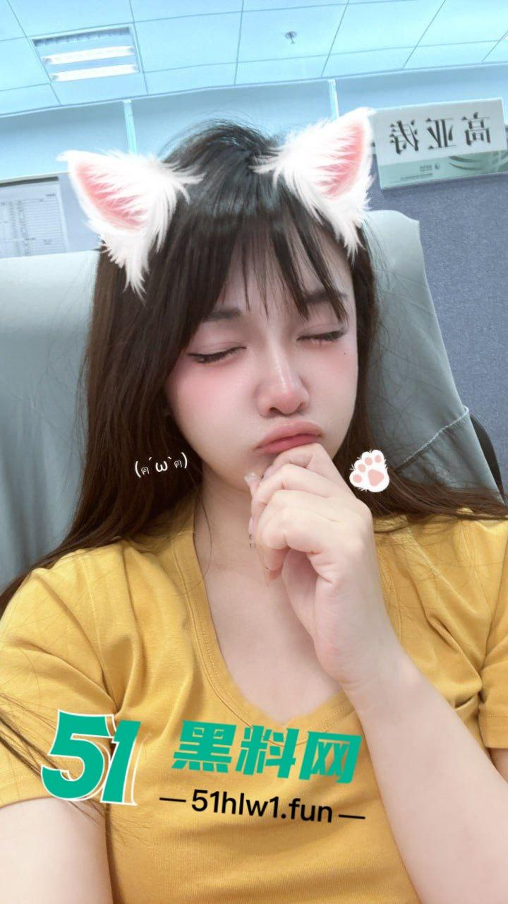 真实附近人撩骚认识个80后极品美少妇,颜值高身材超赞巨乳白嫩翘臀美腿,大大的眼睛看着就撩人。-3