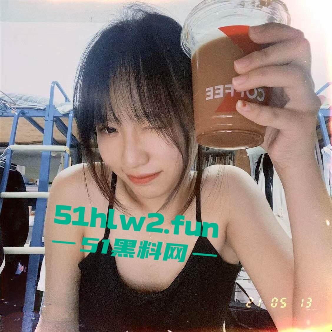 高颜值校花女神【林钰佳】清纯大眼反差学生妹,巨乳翘臀身材极品寝室自拍勾引金主,酒店约炮视频流出。-2