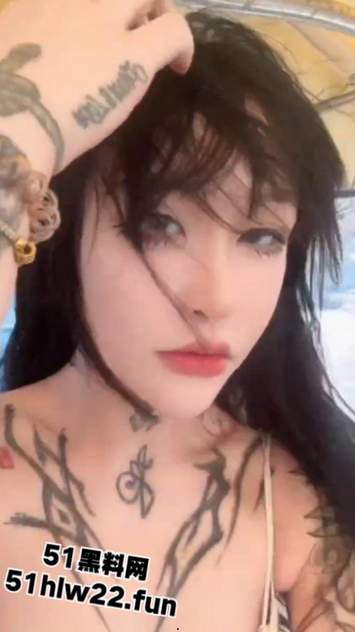 抖音超高颜值极品符文女神【九条南无】化身网红界最骚淫女,各种造型假屌玩插穴自慰,宠粉私拍福利流出。-8