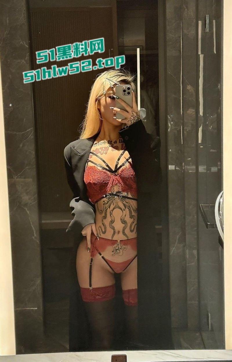 成都朋克风符文战士【HighSchoolGirls】性爱自慰视频流出,舌钉口交挑战感官极限,撅臀爆操淫荡不堪!-3