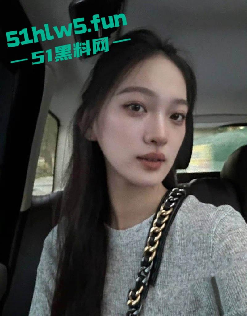 陈翔六点半女演员【王妍】被曝光下海做外围,露脸实拍全裸自慰福利 全网独家爆料!-7