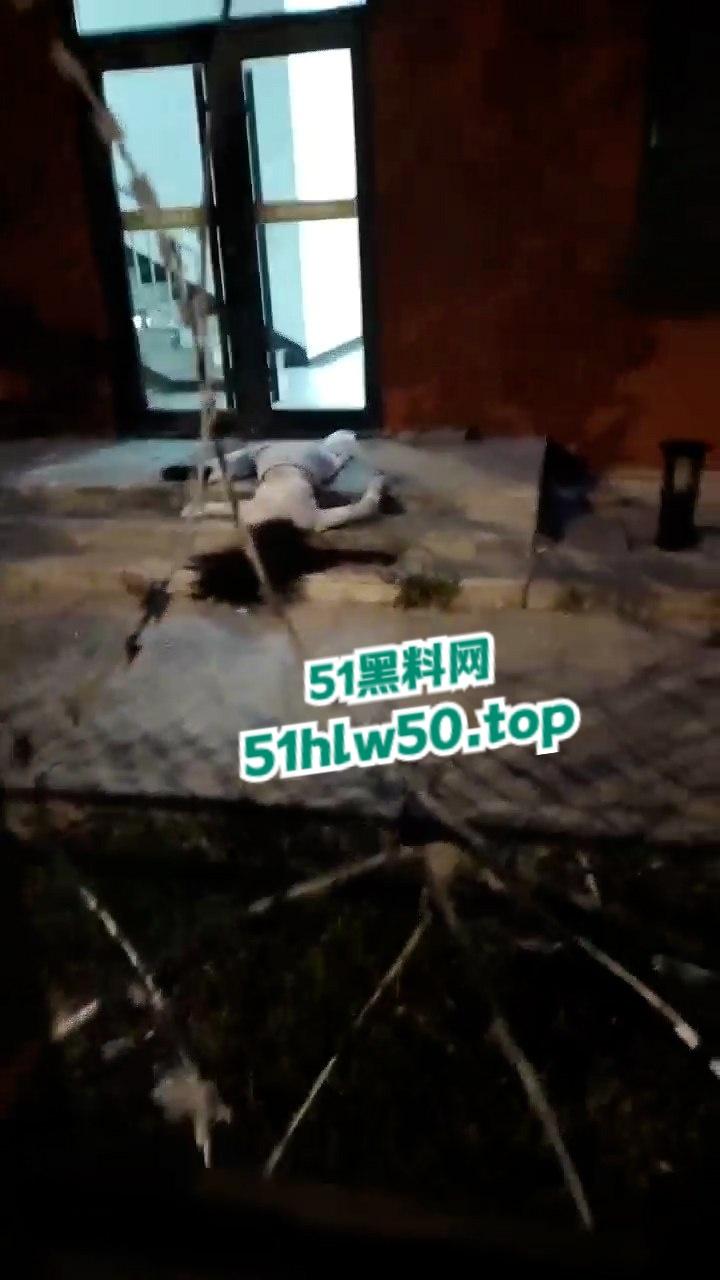 河北东方学院医学院女生疑被人推下楼当场死亡,死状凄惨不忍直视,校方全面封锁消息!!-1