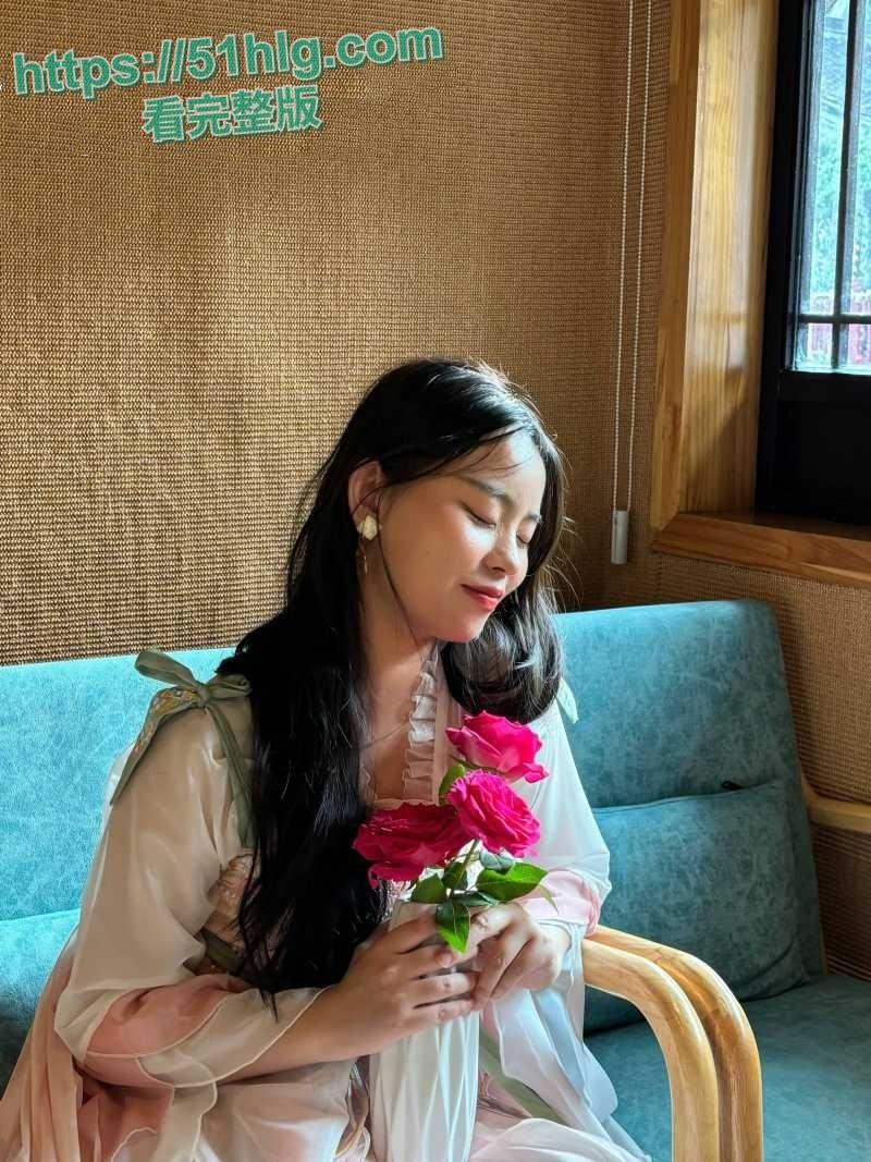 【安徽】幼师【李萍】性爱视频疯传!清纯乖乖女私底下竟淫荡不堪,全程露脸被爆操,表情淫骚,不可错过-1