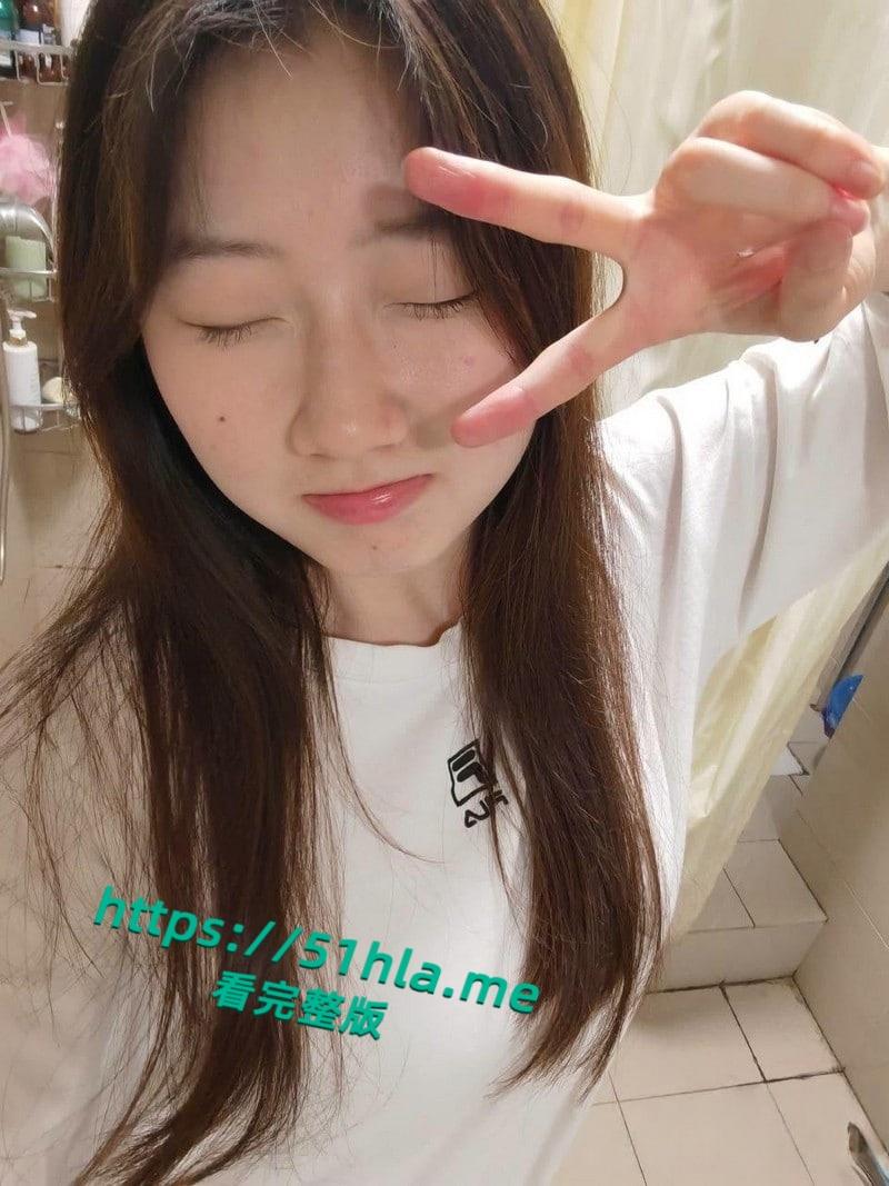 曲阜师范大学【何鑫】与男友性爱视频流出,白嫩胴体让人欲罢不能,对镜玩穴足交伺候主人超劲爆!-2