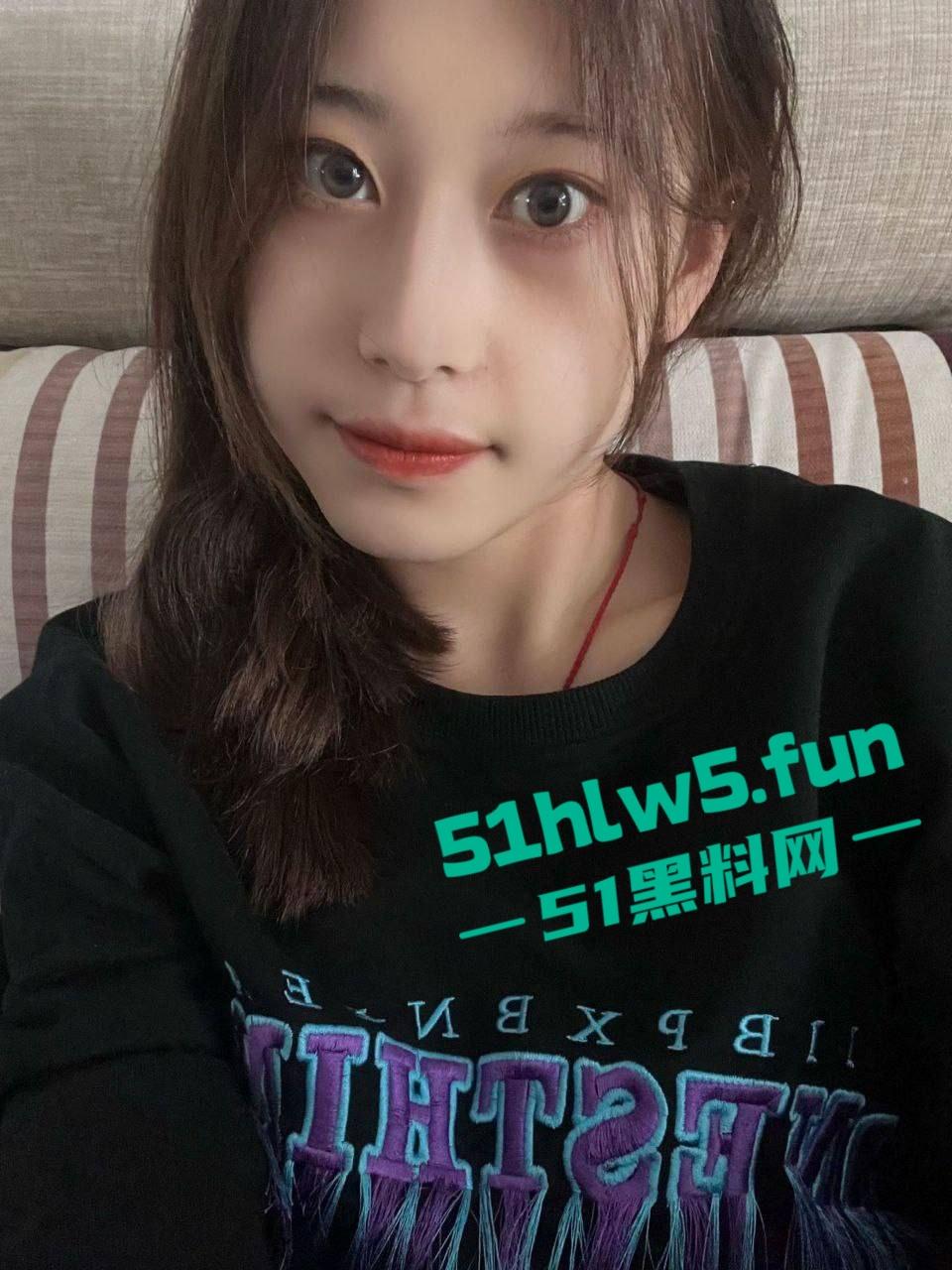 福建周宁一中【杨晴瑜】小穴超嫩的反差眼镜妹,性欲旺盛网上撩骚浴室自慰视频遭曝光。-8