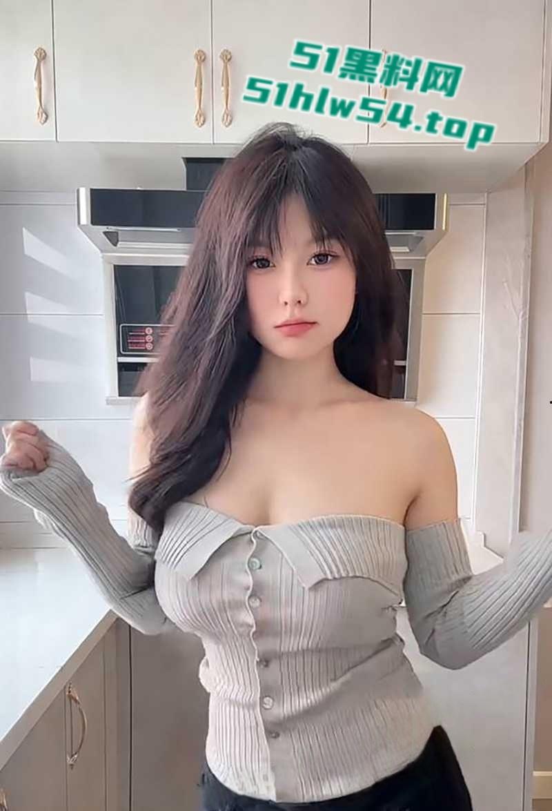 快手60万粉丝大奶网红【非凡化身】大尺度定制视频流出,穿丁字裤勒穴性感裸舞,撅着肥臀被搂操淫值爆表!-4