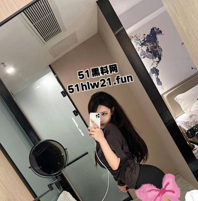 抖音54万粉丝网红【DJMILK】绝美颜值性感尤物,同厂牌签约艺人做爱淫乱自拍视频流出。-8