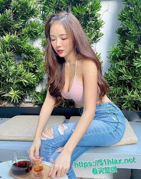 马来西亚DJ网红蓝星蕾聚会醉酒被同学下药迷奸全过程曝光 反差婊子被扒穴骚样私照流出让人看硬-8