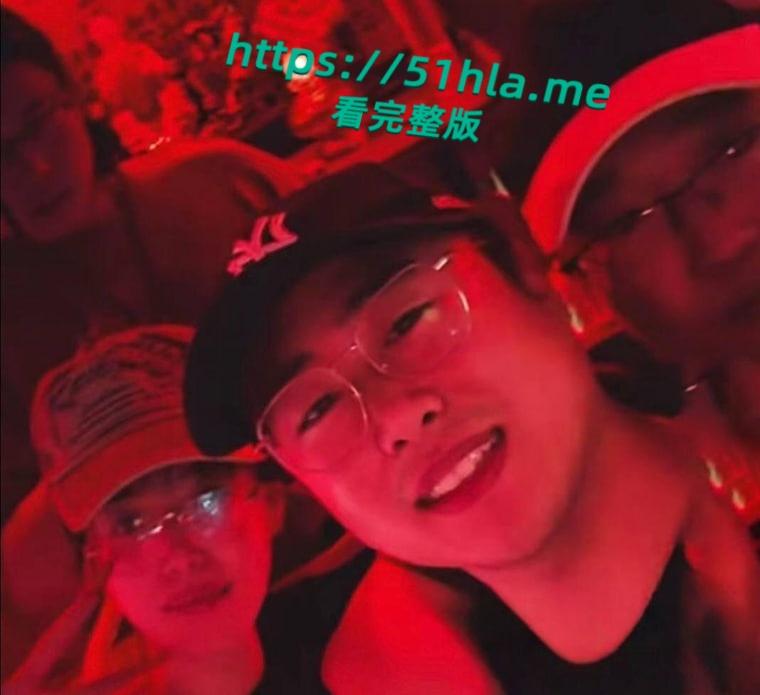 道教法师【张蕾】背叛男友【张东宇】出轨做爱视频流出，震动棒调教骚逼淫水四溢，主动上位骑乘美乳摇曳无比诱惑！-4