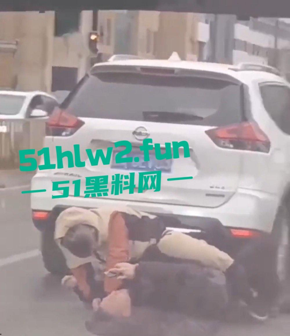 山西晋中疑似欠钱不还引发命案,蕴华街汇通路一死一伤,现场拥堵警方封锁,传言满天飞!-4