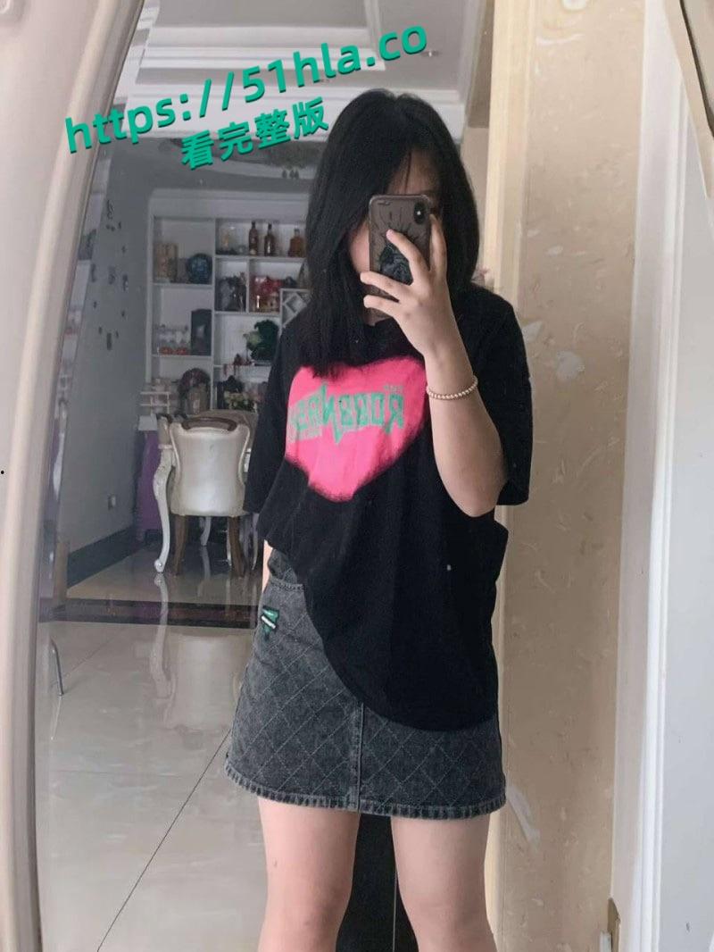 陕西商洛十九岁清纯大一学妹【吴睿尧】微胖母狗假期在家发情,遭炮友远程调教浑身写满下贱铭文!-3