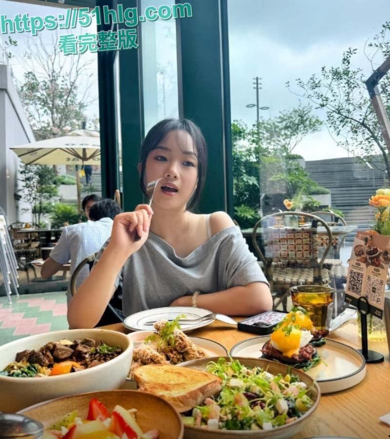 【广州】超美研究生【李悦】沦为资本圈养的母狗!抛弃男友被金主束缚调教勒乳爆操,母狗气息十足-1