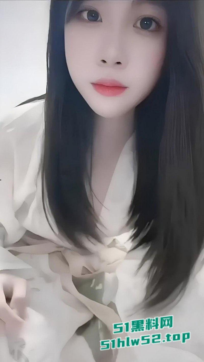 湖南长沙美术学院【林若曦】长相甜美痴迷网恋,宽衣解带抠穴搓奶,白皙胴体娇嫩无比!-3