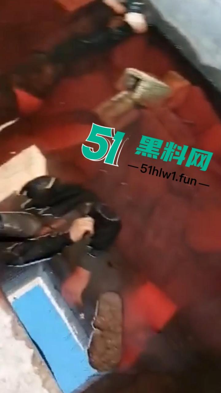 【血腥恐怖慎点】叙利亚惨烈现状沙姆解放组织,在当地肆意杀人视百姓如牛马,人民生活堪比地狱抛尸现场被曝光。-1