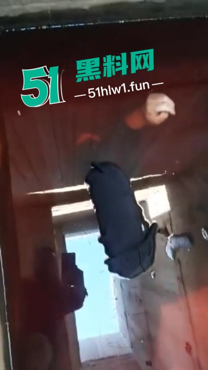 【血腥恐怖慎点】叙利亚惨烈现状沙姆解放组织,在当地肆意杀人视百姓如牛马,人民生活堪比地狱抛尸现场被曝光。-8