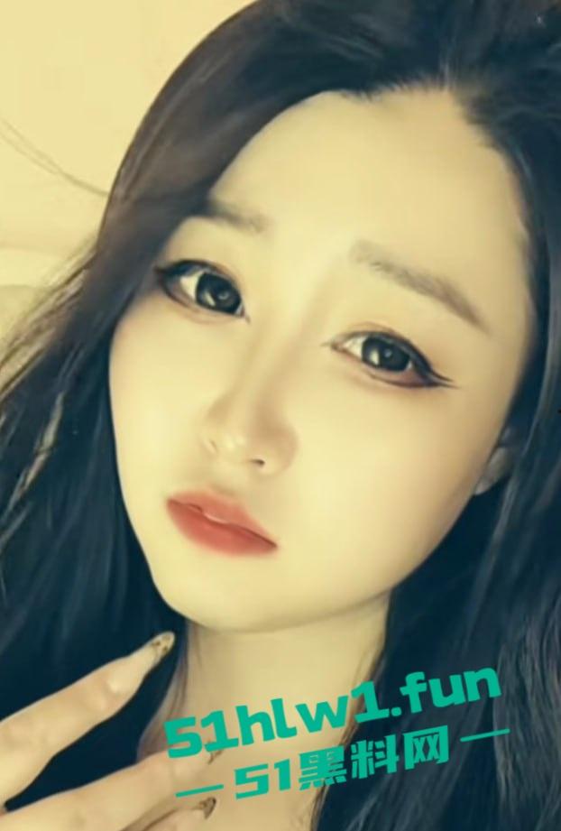 抖音67万粉的【崔崔567】直播巨乳木瓜在线钓鱼,真空会议室金钱诱惑下巨乳露奶,土豪狂刷礼物后续更劲爆!-5