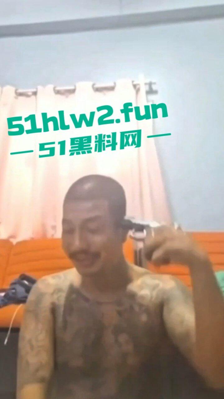 泰国男子自杀现场,纹身大哥遭情伤悲愤不已录下感人发言,随后开枪自杀腿都绷直了。-2