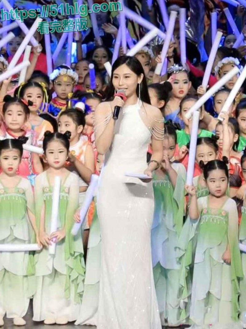 天津舞蹈老师【徐紫璇】骗钱性爱丑闻曝光!露奶裸聊,撅臀爆操,色欲全开引爆全网-5