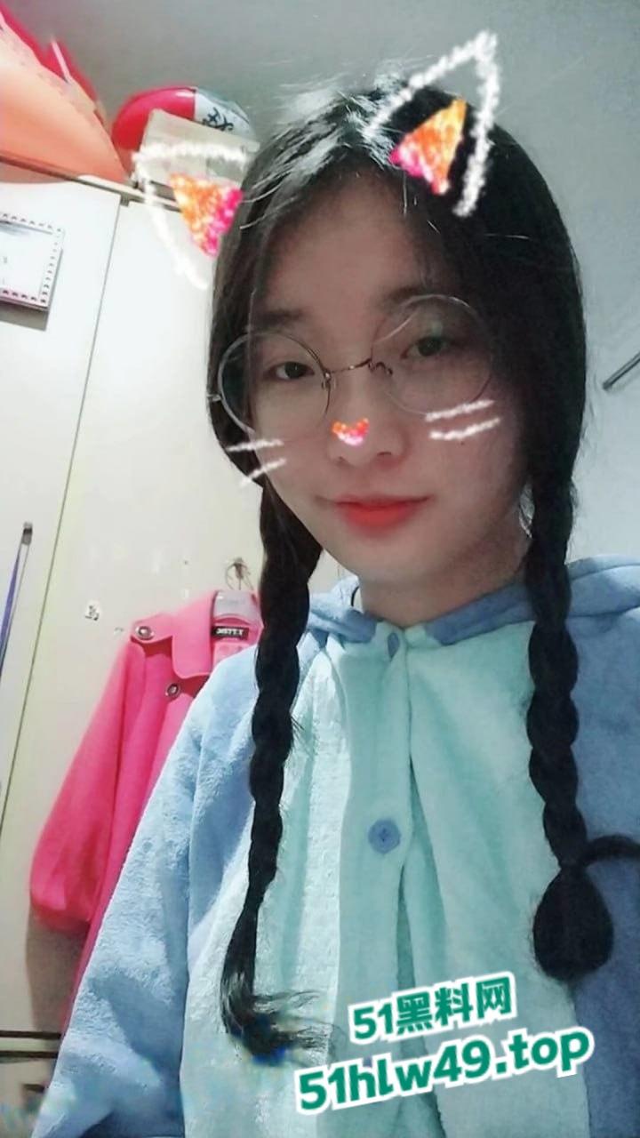 南京交通职业技术学院,高颜值学姐【辜乡】内江来的纯情学妹骚浪无底线,手机里竟藏满约炮视频。-4