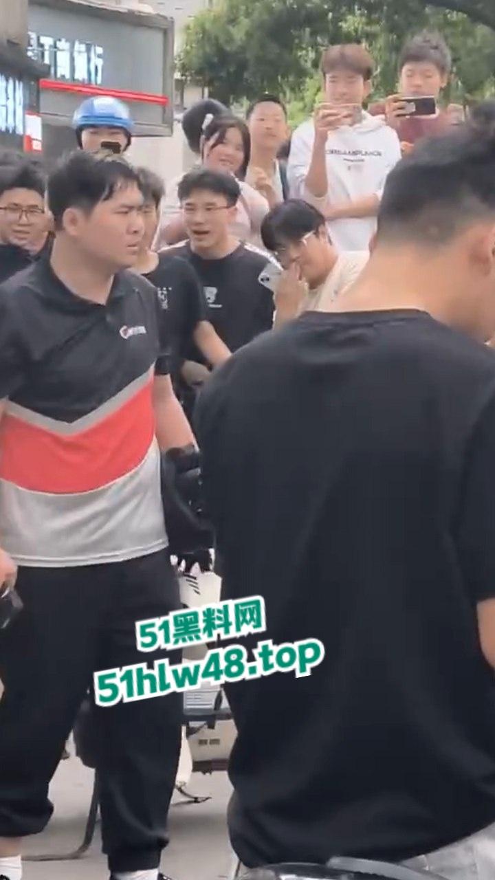 湖南纯爱小伙应声倒地!小伙为爱奔赴湖南打工,为爱工资全款上交却被女友戴绿帽。-6